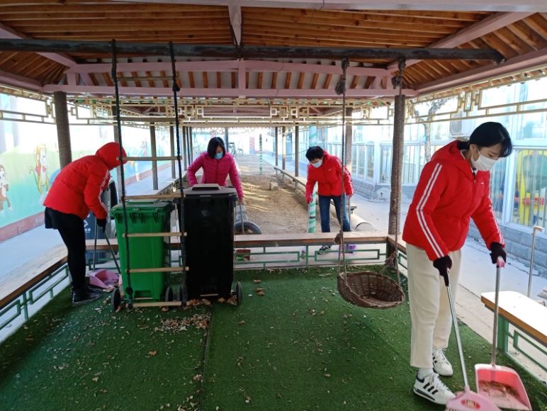 Todos los estudiantes de guarderías, además de escuelas primarias y secundarias en Beijing comenzaron su semestre de primavera presencial el lunes. [Proporcionado a chinadaily.com.cn]