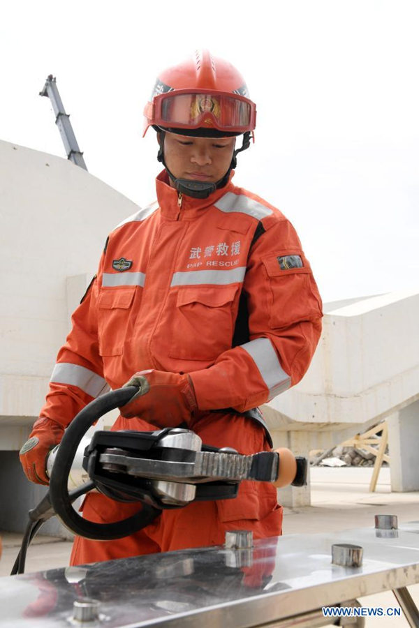 Entretamientos de alto nivel en el Centro Nacional de Entrenamiento de Búsqueda y Rescate Urbano de Lanzhou