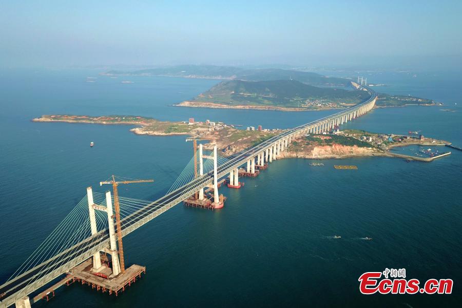 La foto muestra el puente ferroviario del estrecho de Pingtan en Fujian, en el sureste de China. (Servicio de Noticias de China / Wang Dongming)