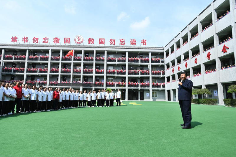 Xi inspecciona distrito noroccidental chino de Suide