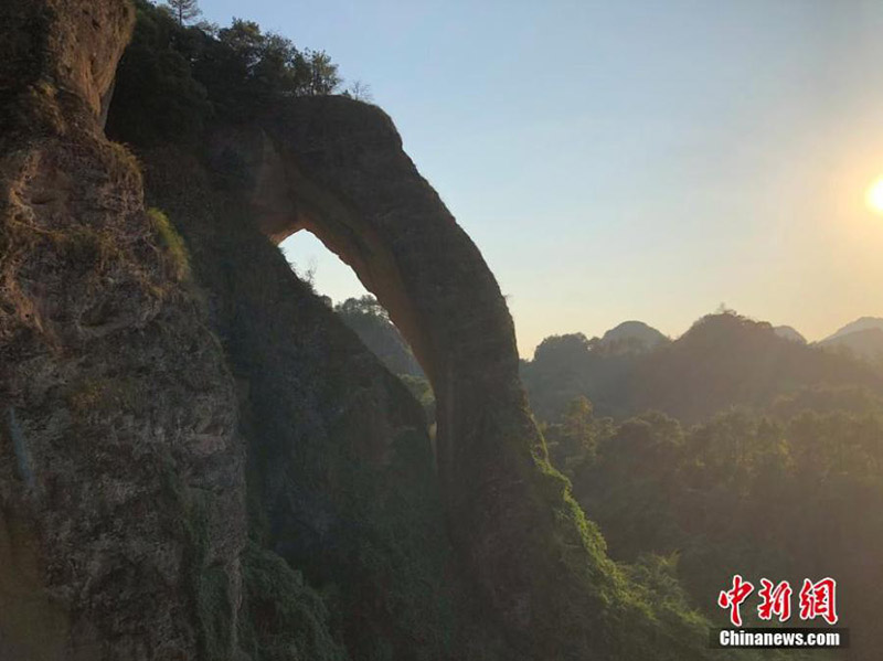 Extra?o paisaje recuerda la trompa de un elefante en Jiangxi