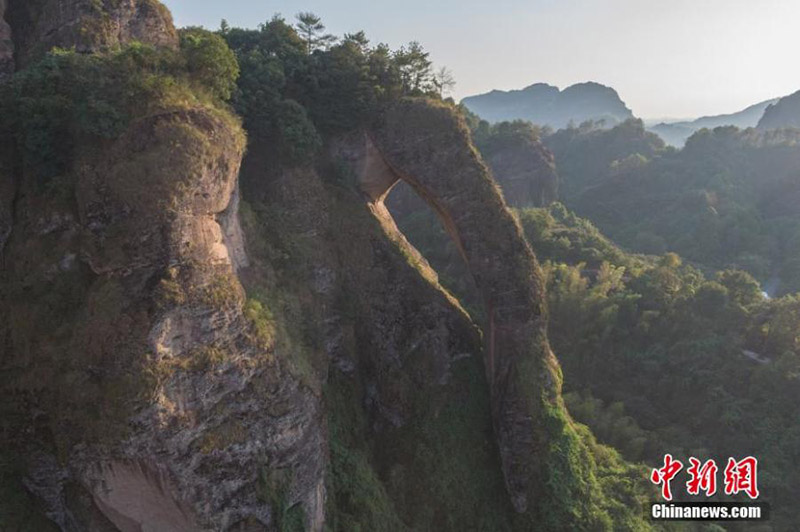 Extra?o paisaje recuerda la trompa de un elefante en Jiangxi