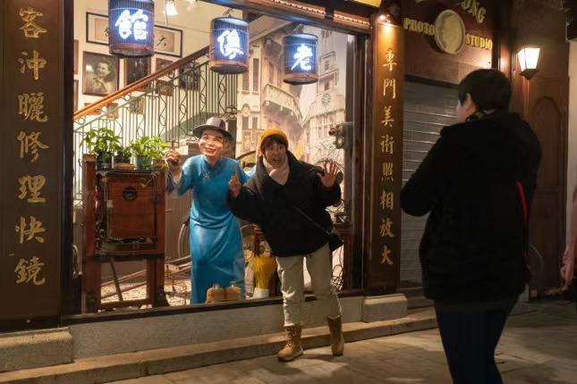 El espectáculo anual de faroles en el Jardín Yuyuan de Shanghai comenzó bajo la inspiración del a?o del tigre. [Foto: Gao Erqiang/ Chinadaily.com.cn]