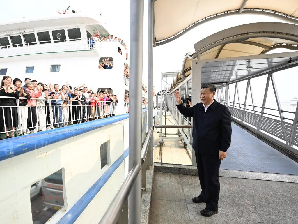 Xi inspecciona provincia meridional china de Guangdong