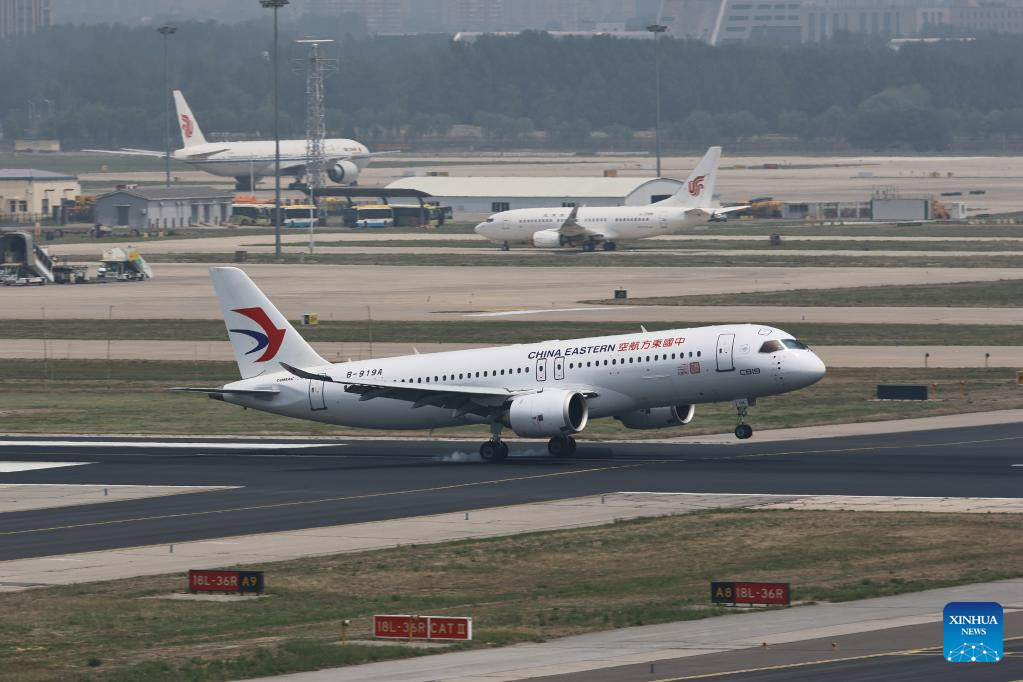 Comienza operación comercial de avión de pasajeros C919 de China