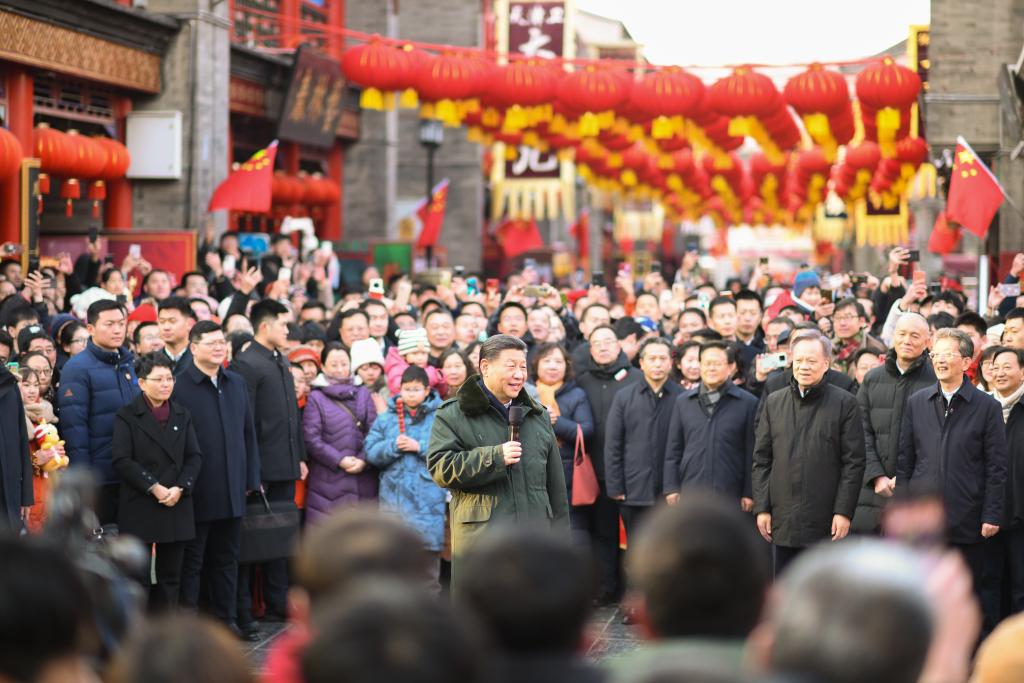 Xi extiende saludos a todos los chinos por la Fiesta de Primavera