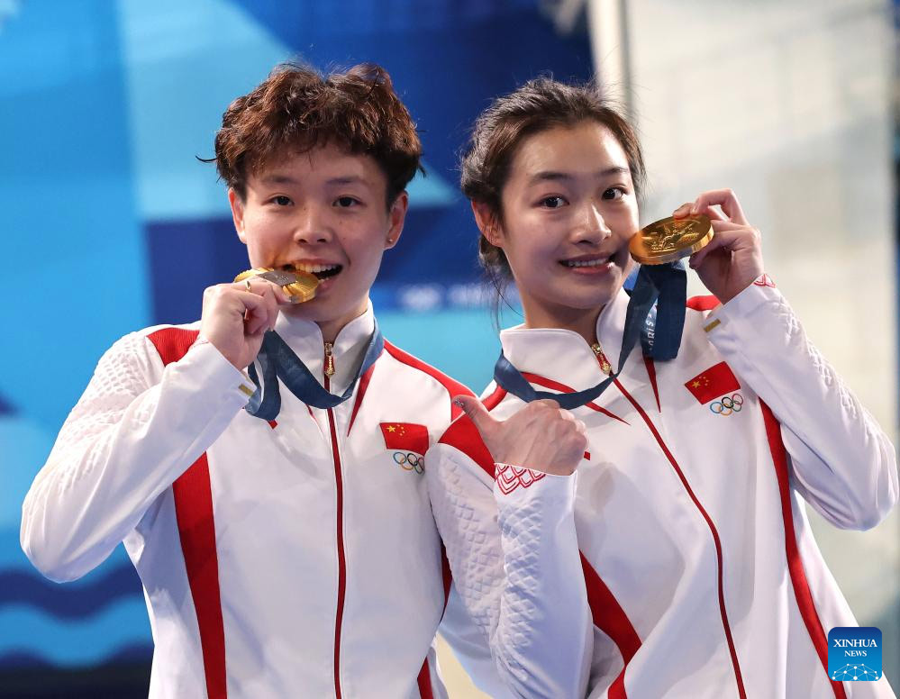 Saltadoras chinas Chen Yiwen y Chang Yani ganan en trampolín 3 metros sincronizado femenino