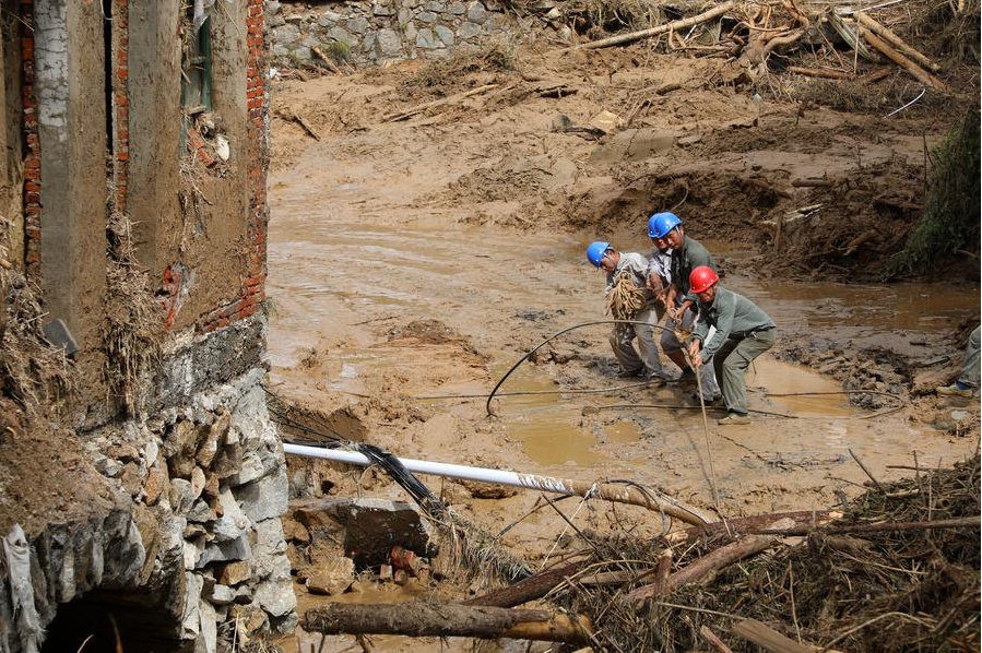 Recuperan comunicaciones y suministro eléctrico en urbe china golpeada por inundaciones