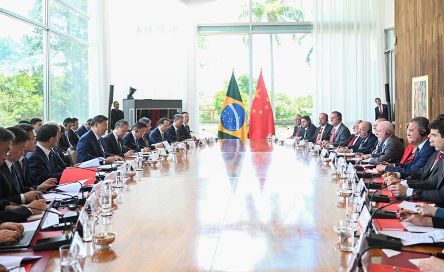 El presidente de China, Xi Jinping, sostiene conversaciones con su homólogo brasile?o, Luiz Inácio Lula da Silva, en Brasilia, capital de Brasil, el 20 de noviembre de 2024. (Xinhua/Li Xueren)