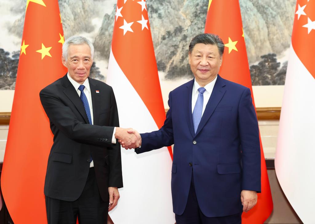 Xi se reúne con Lee Hsien Loong y pide impulsar cooperación China-Singapur